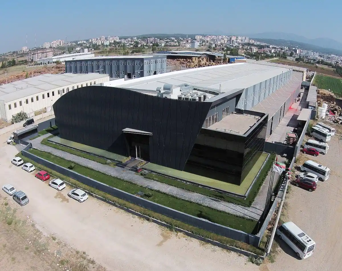 İzmir Prefabrik Fabrika İnşaatı: Sanayi Yapıları İçin Modern Çözümler
